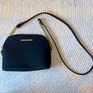 Steve Madden black with gold chain purse